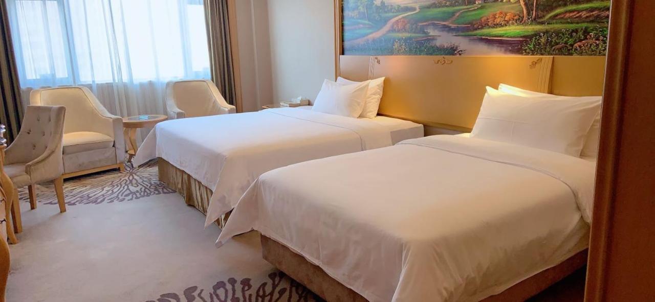 Vienna Hotel Foshan Airport Bagian luar foto