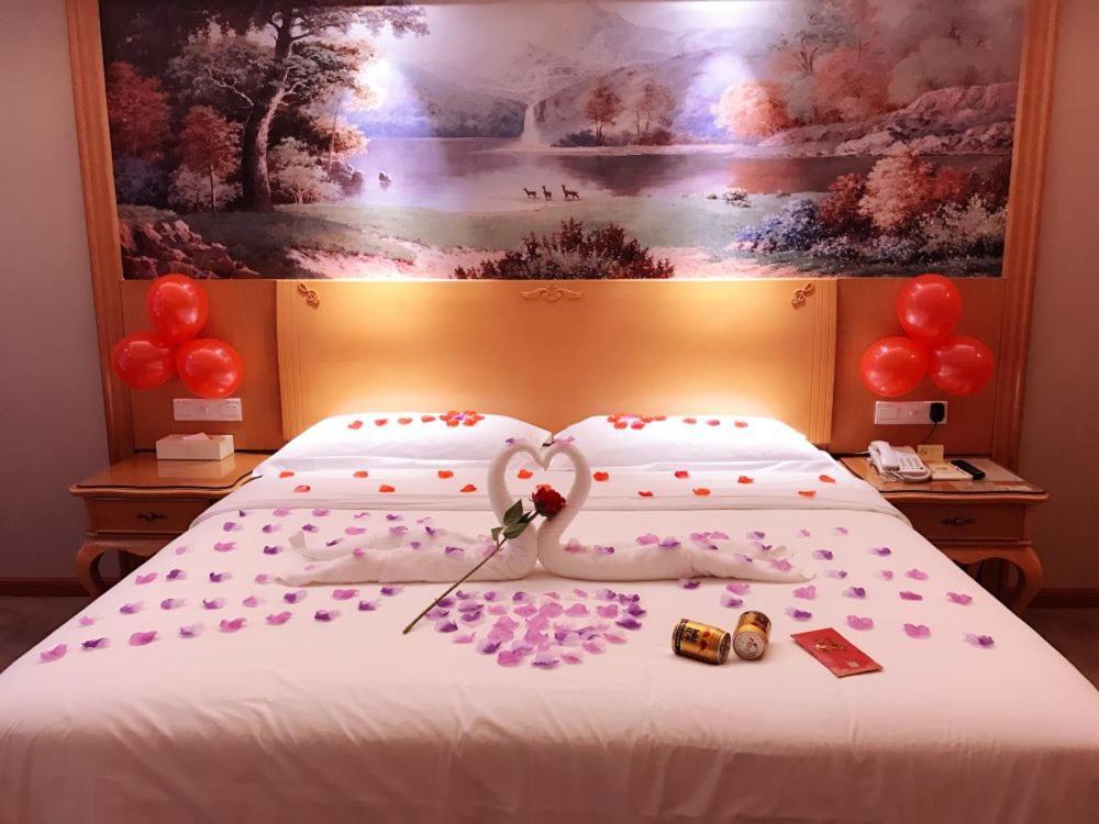 Vienna Hotel Foshan Airport Bagian luar foto